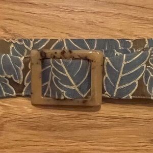 Blue, Beige and Brown Floral Patterned Fabric Belt withTortoise Square Buckle